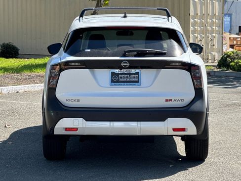 New 2026 Nissan Kicks SR w/ Cold Weather Package image 5