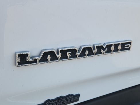 Used 2024 RAM 1500 Laramie AWD/4WD image 6
