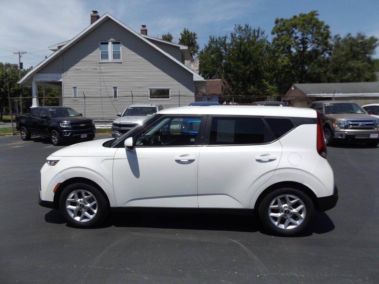Used 2020 Kia Soul S FWD image 10
