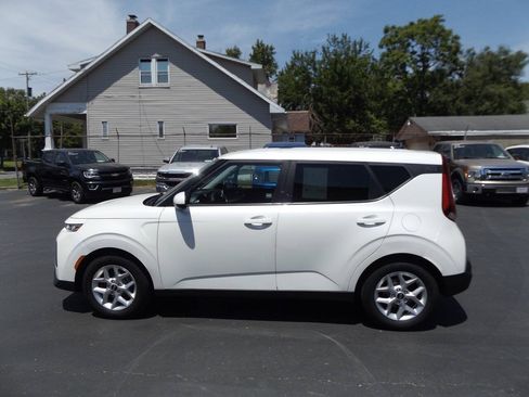 Used 2020 Kia Soul S FWD image 10