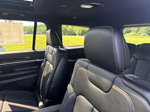New 2026 Jeep Grand Cherokee L Limited AWD/4WD image 33