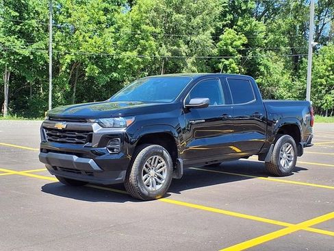 Used 2024 Chevrolet Colorado LT w/ LT Convenience Package II AWD/4WD image 1