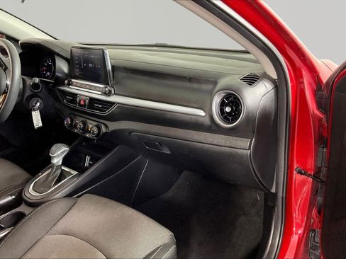 Certified 2022 Kia Forte LXS FWD image 25