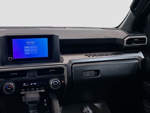 Used 2025 Toyota Tacoma SR5 AWD/4WD image 19