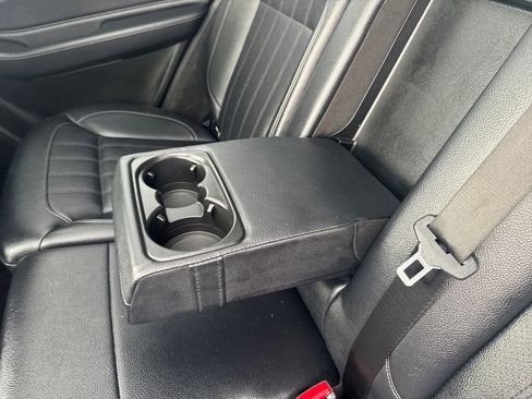 Used 2018 Mercedes-Benz GLE 350 4MATIC image 38