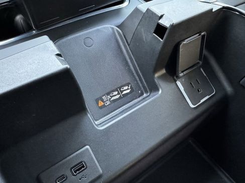 Certified 2024 Chevrolet Silverado 2500 High Country w/ High Country Premium Package image 25