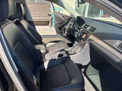 Used 2015 Volkswagen Passat 1.8T SE image 23