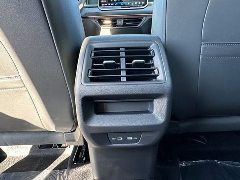 New 2025 Volkswagen Tiguan SE R-Line AWD/4WD image 8