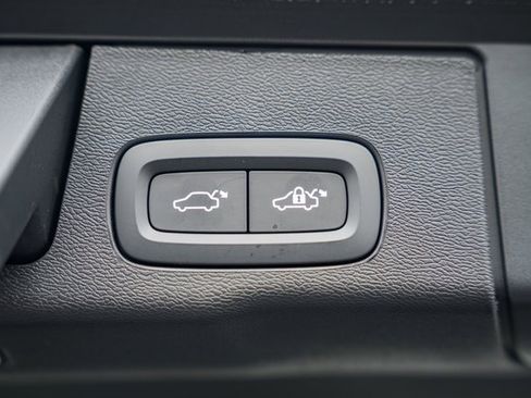 New 2026 Volvo XC60 B5 Ultra w/ Protection Package Premier image 11