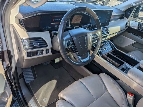 Used 2022 Lincoln Navigator Reserve AWD/4WD image 10