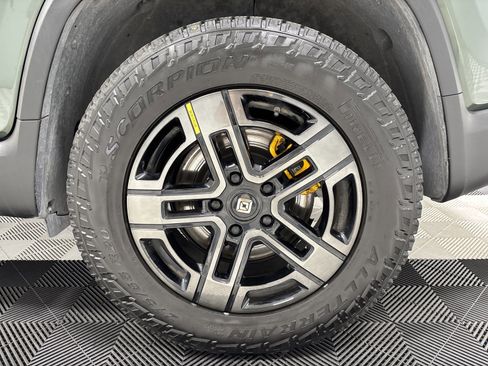 Used 2023 Rivian R1T Adventure image 10