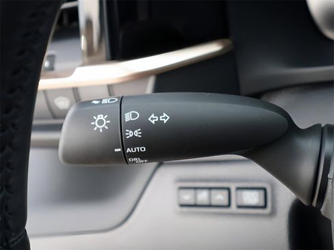 Used 2023 Toyota Crown Platinum image 36