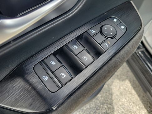 Certified 2025 Nissan Kicks SV w/ Charging Package FWD image 8