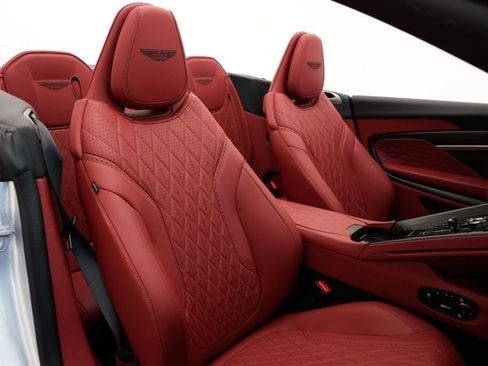 Used 2025 Aston Martin DB12 Convertible image 10