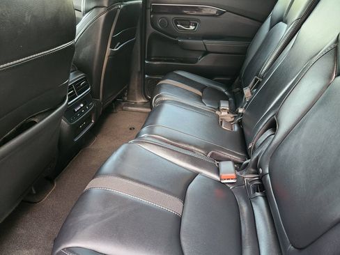 Used 2025 Honda Pilot EX-L image 28
