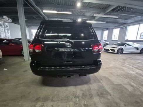 Used 2019 Toyota Sequoia TRD Sport AWD/4WD image 7