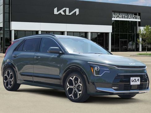 Certified 2024 Kia Niro EX Touring FWD image 7