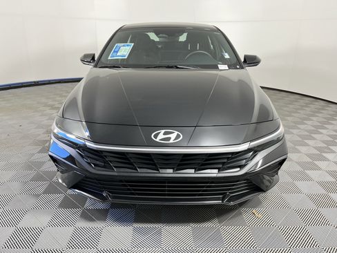 Used 2025 Hyundai Elantra Sport image 8