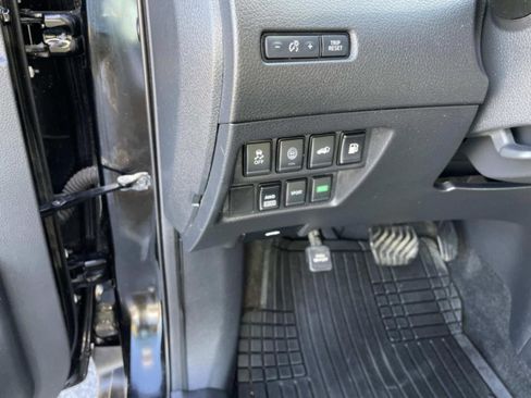 Used 2019 Nissan Rogue SV image 23