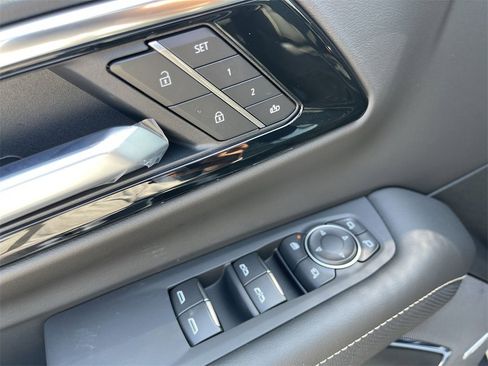 New 2025 Chevrolet Suburban Premier image 13