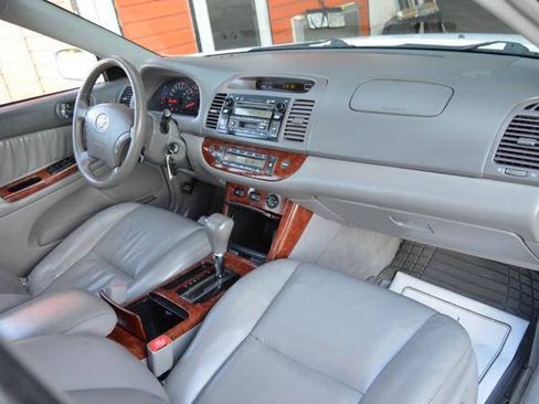 Used 2006 Toyota Camry XLE FWD image 15