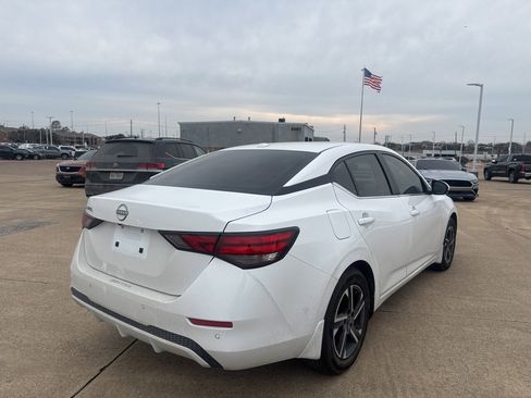 Certified 2025 Nissan Sentra SV image 23