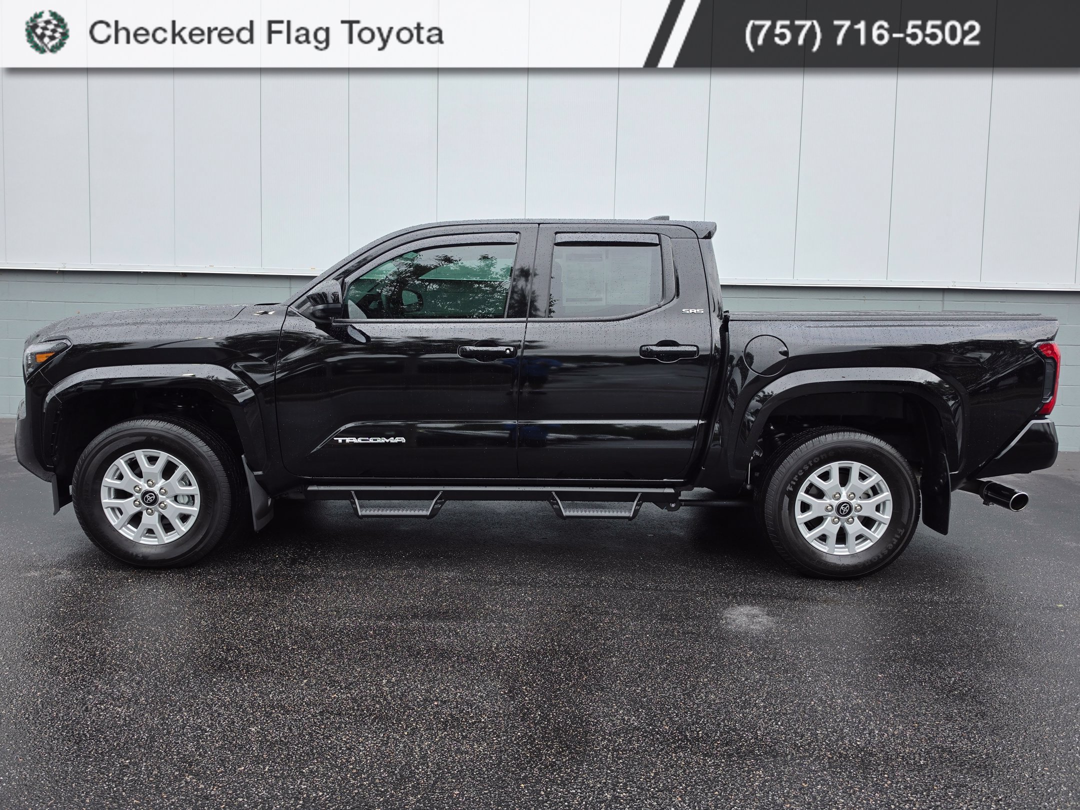 Used 2025 Toyota Tacoma SR5 AWD/4WD image 2