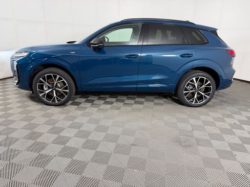 Used 2026 Audi Q3 quattro 2.0T w/ 20" Wheel Package AWD/4WD image 2