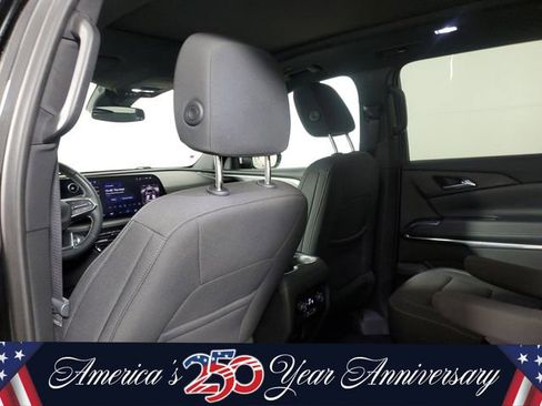 Used 2025 Chevrolet Traverse LT w/ Sun and Wheel Package FWD image 11