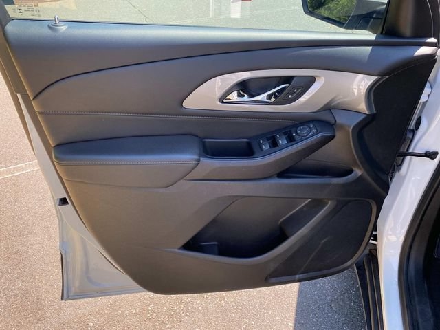 Used 2023 Chevrolet Traverse LT FWD image 12