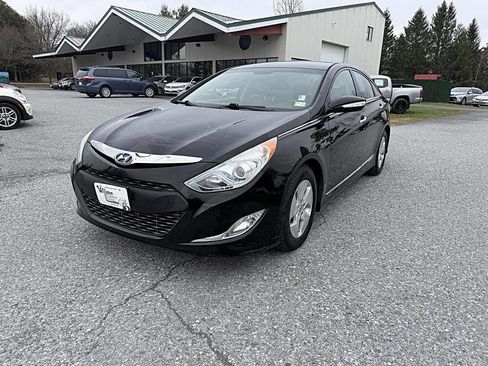 Used 2011 Hyundai Sonata Hybrid FWD image 1