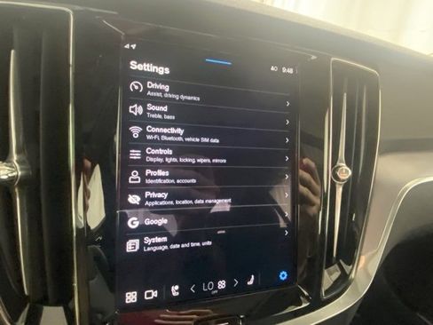 Certified 2025 Volvo S60 B5 Core image 23