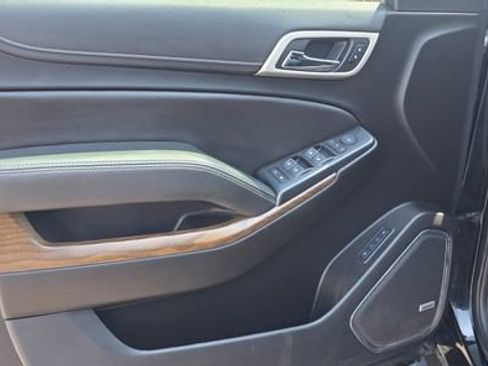 Used 2020 GMC Yukon Denali w/ Denali Premium Package AWD/4WD image 9