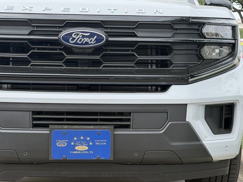 New 2026 Ford Expedition Active RWD image 8