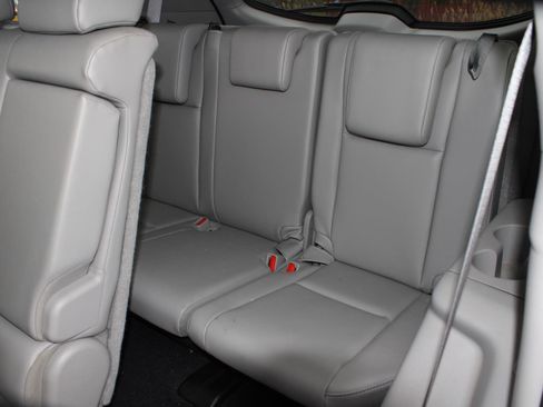 Used 2019 Toyota Highlander XLE AWD/4WD image 19