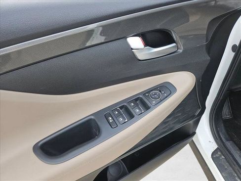 Used 2022 Hyundai Santa Fe SEL image 13