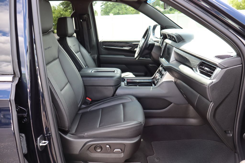 Used 2023 GMC Yukon Denali AWD/4WD image 39