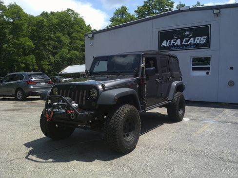 Used 2016 Jeep Wrangler Unlimited Sport AWD/4WD image 1
