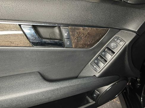 Used 2008 Mercedes-Benz C 350 Sport image 20