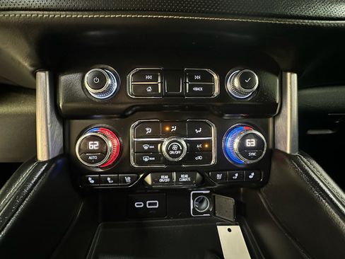Certified 2021 GMC Yukon SLT w/ SLT Luxury Plus Package AWD/4WD image 30