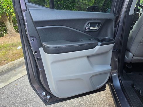 Used 2017 Honda Ridgeline RTL-T image 29