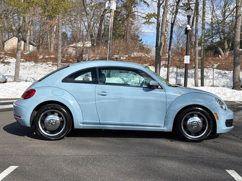 Used 2012 Volkswagen Beetle 2.5 image 4