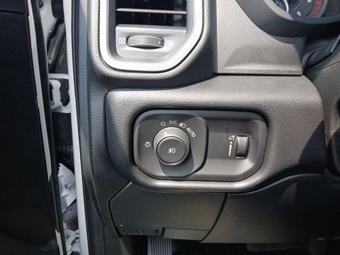 New 2026 RAM 5500 Tradesman w/ Chrome Appearance Group AWD/4WD image 32