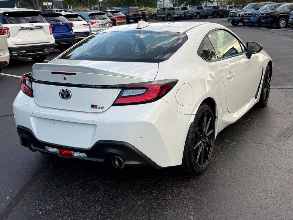 Used 2024 Toyota GR86 Premium RWD image 7