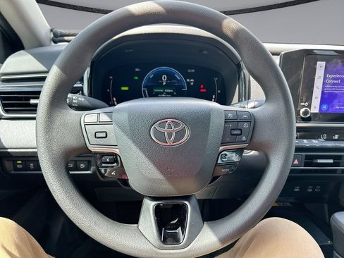 Certified 2025 Toyota Camry LE w/ Convenience Package FWD image 15