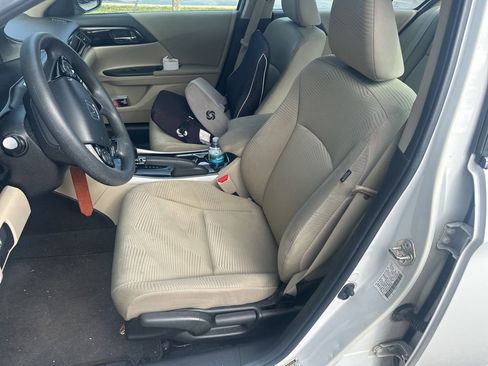 Used 2016 Honda Accord LX image 11