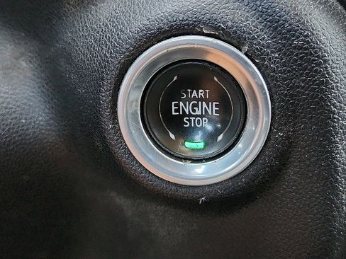 Used 2023 Chevrolet Silverado 2500 LT w/ Convenience Package image 7