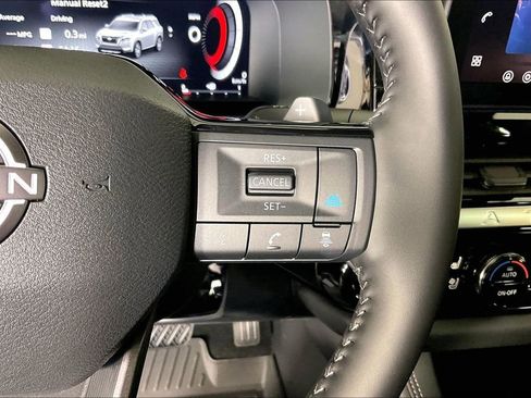 New 2026 Nissan Pathfinder Platinum w/ Accent Package AWD/4WD image 30