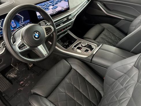 Used 2025 BMW X5 xDrive40i w/ M Sport Package AWD/4WD image 11