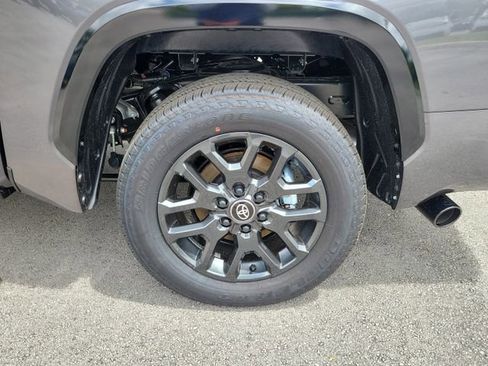 New 2025 Toyota Tundra Platinum image 5
